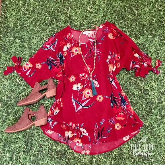 •NEW• Berry Floral PLUS Top - Picture 2 of 5